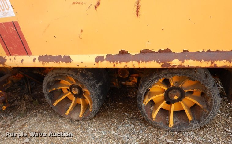 image for item DQ7323 1988 Blaw-Knox PF200  paver