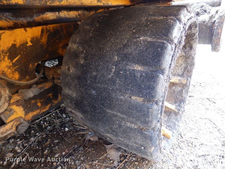 image for item DQ7323 1988 Blaw-Knox PF200  paver