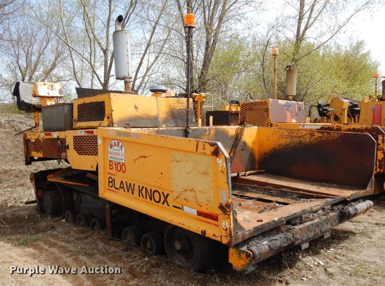 image for item DQ7324 2000 Blaw-Knox PF-5510  paver