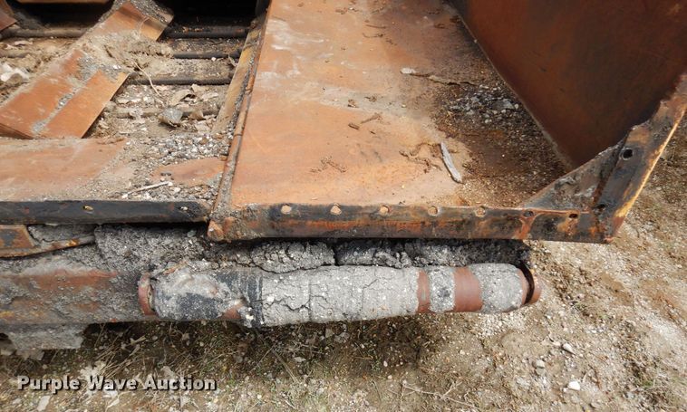 image for item DQ7324 2000 Blaw-Knox PF-5510  paver