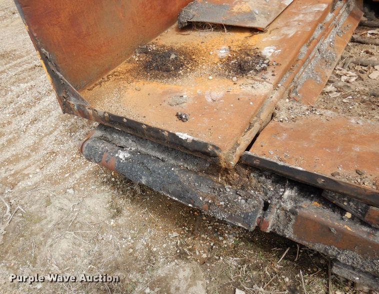 image for item DQ7324 2000 Blaw-Knox PF-5510  paver