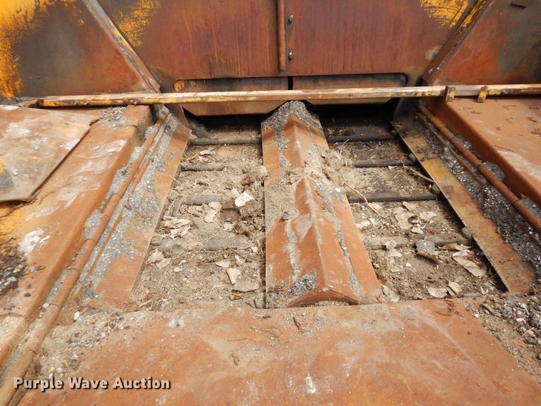 image for item DQ7324 2000 Blaw-Knox PF-5510  paver