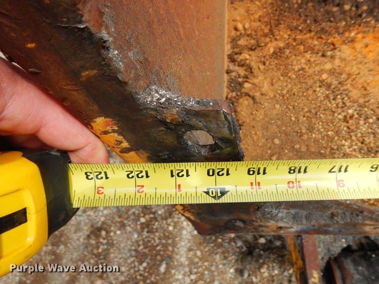 image for item DQ7324 2000 Blaw-Knox PF-5510  paver