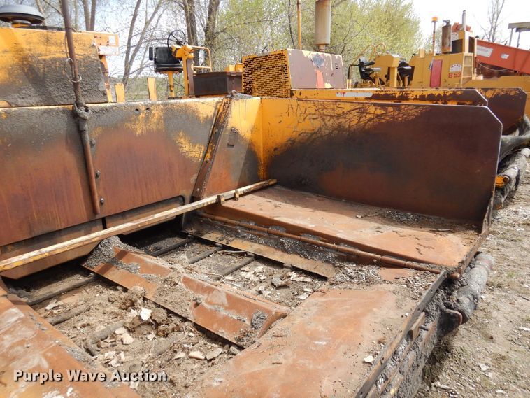 image for item DQ7324 2000 Blaw-Knox PF-5510  paver