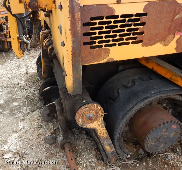 image for item DQ7324 2000 Blaw-Knox PF-5510  paver