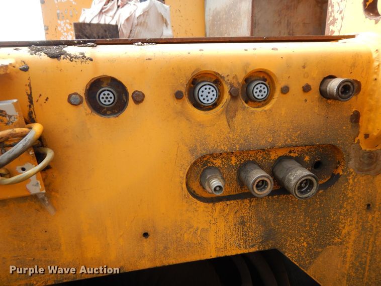 image for item DQ7324 2000 Blaw-Knox PF-5510  paver