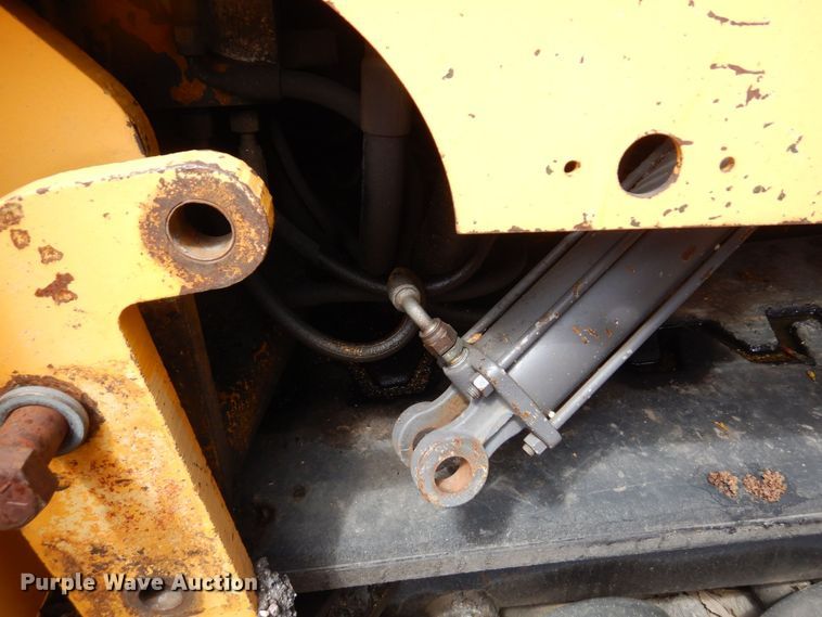 image for item DQ7324 2000 Blaw-Knox PF-5510  paver