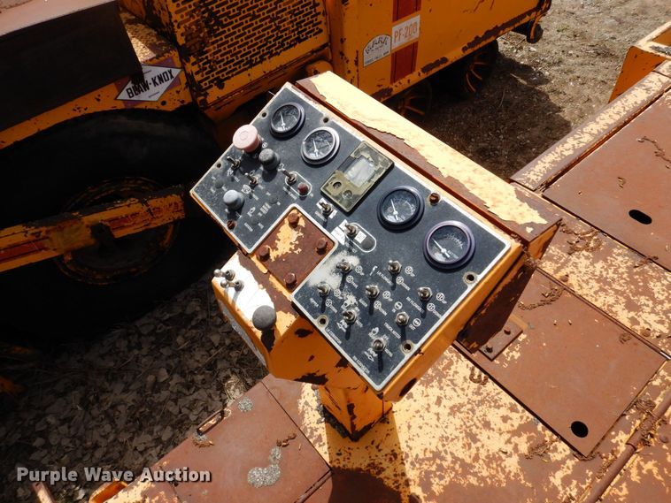 image for item DQ7324 2000 Blaw-Knox PF-5510  paver