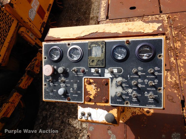 image for item DQ7324 2000 Blaw-Knox PF-5510  paver