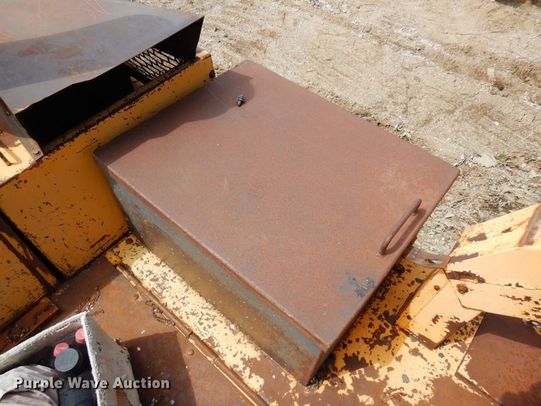 image for item DQ7324 2000 Blaw-Knox PF-5510  paver