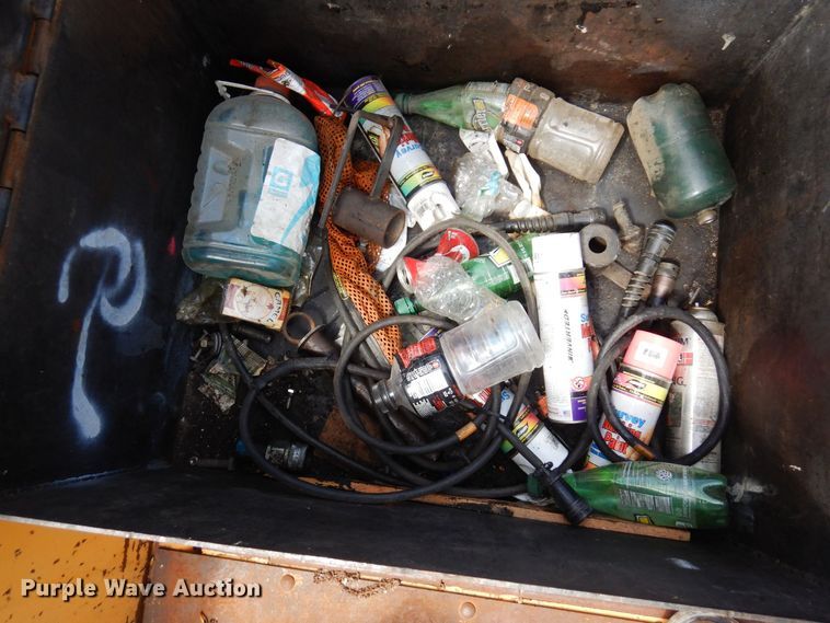 image for item DQ7324 2000 Blaw-Knox PF-5510  paver