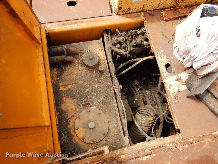 image for item DQ7324 2000 Blaw-Knox PF-5510  paver