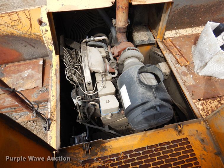 image for item DQ7324 2000 Blaw-Knox PF-5510  paver