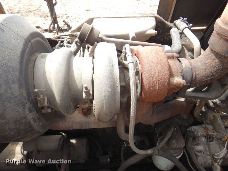 image for item DQ7324 2000 Blaw-Knox PF-5510  paver