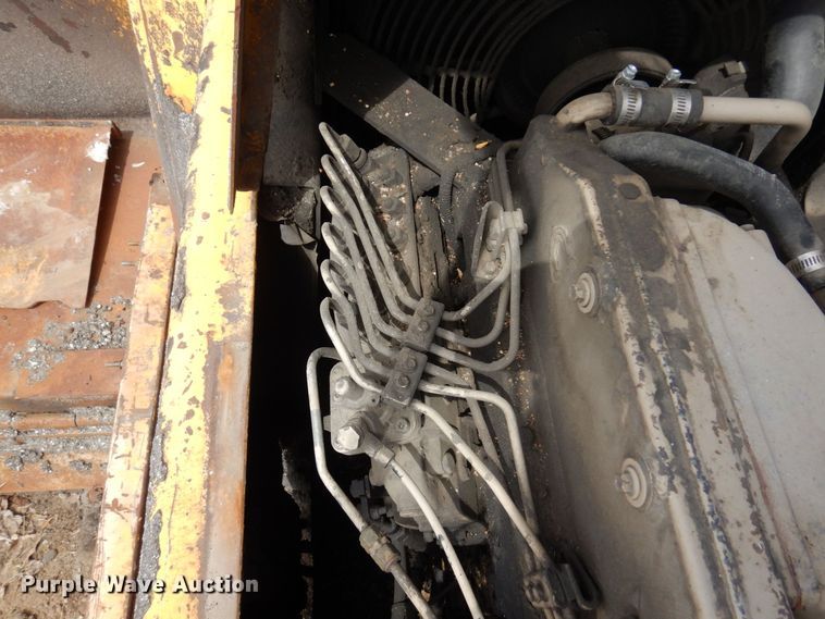 image for item DQ7324 2000 Blaw-Knox PF-5510  paver