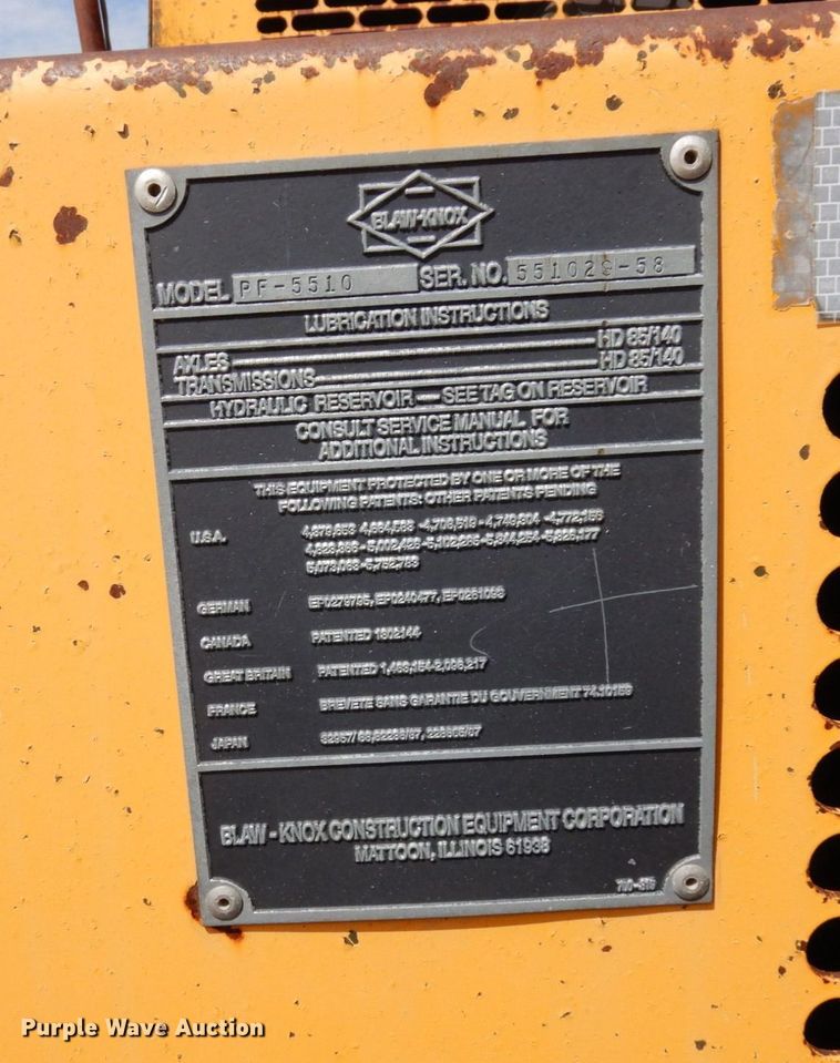 image for item DQ7324 2000 Blaw-Knox PF-5510  paver