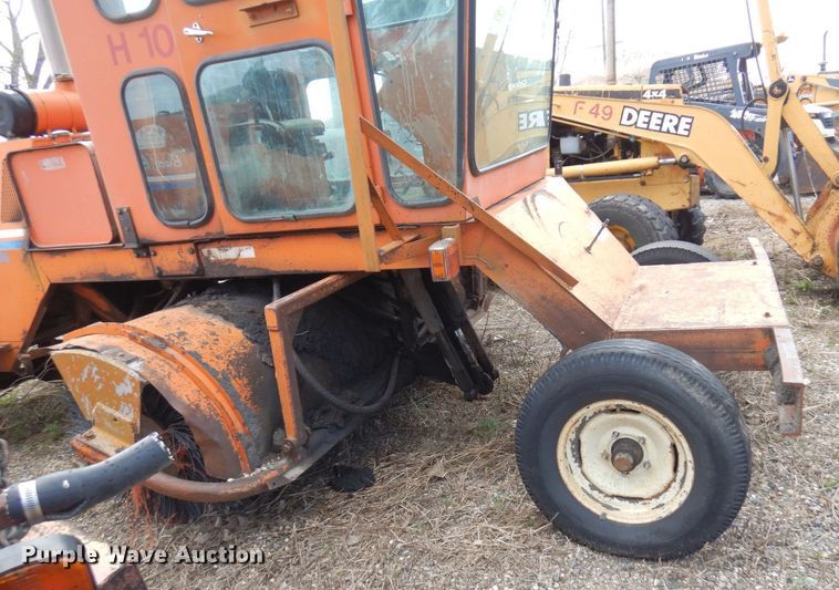 image for item DQ7327 1997 Broce RJ300  broom