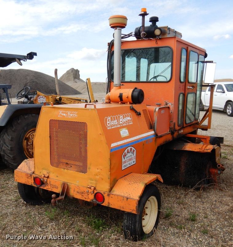 image for item DQ7327 1997 Broce RJ300  broom