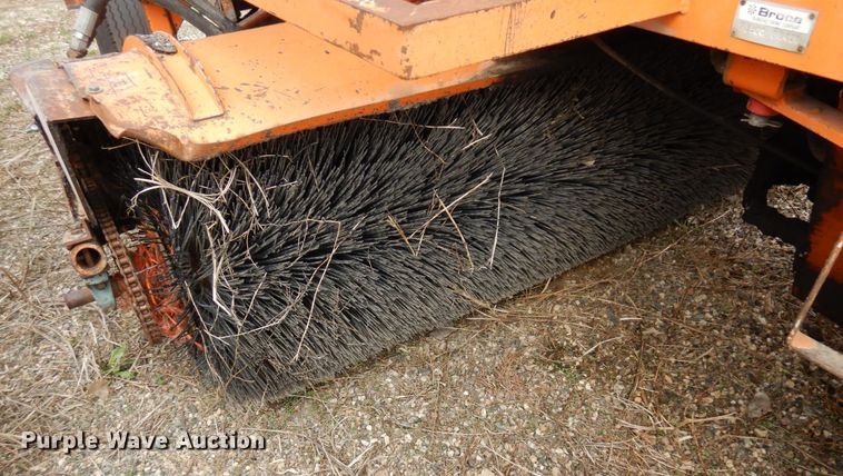 image for item DQ7327 1997 Broce RJ300  broom