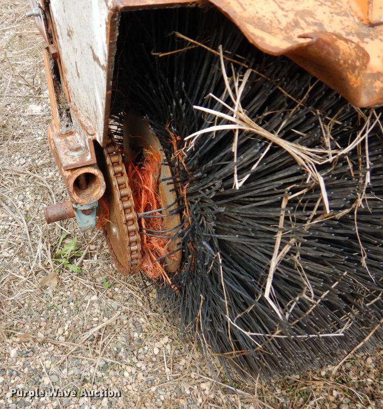 image for item DQ7327 1997 Broce RJ300  broom