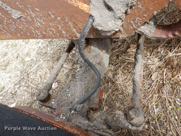 image for item DQ7327 1997 Broce RJ300  broom