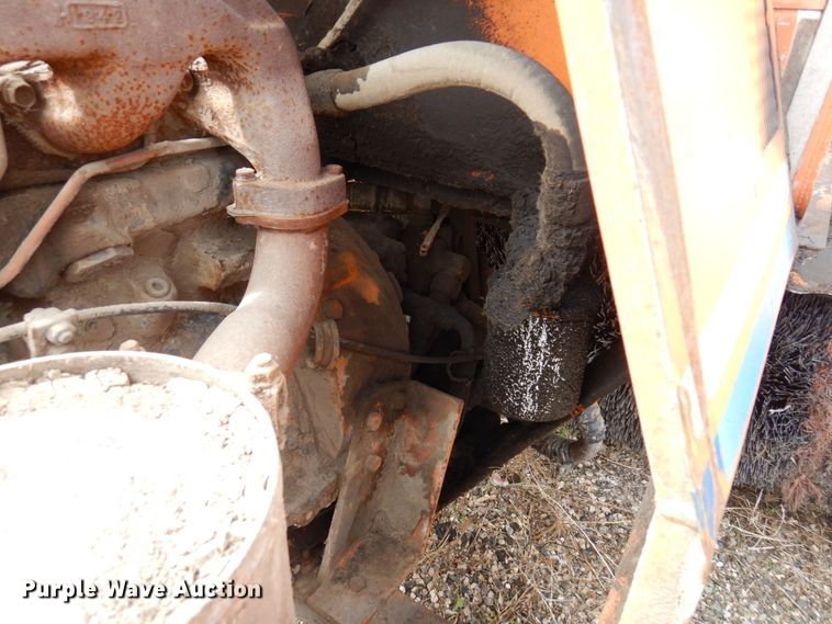 image for item DQ7327 1997 Broce RJ300  broom