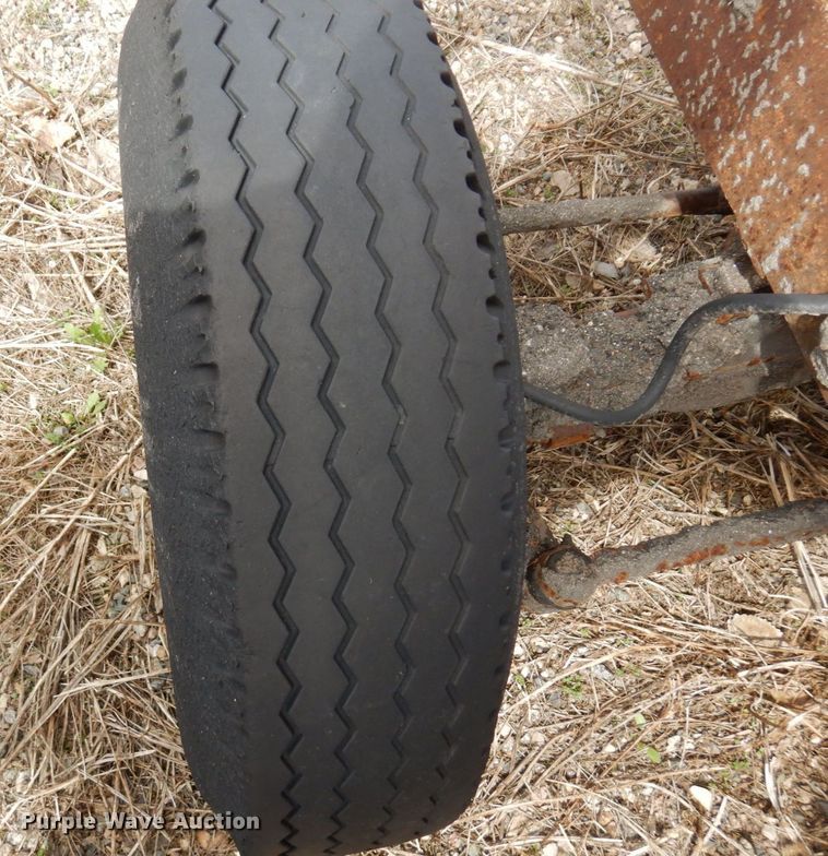 image for item DQ7327 1997 Broce RJ300  broom