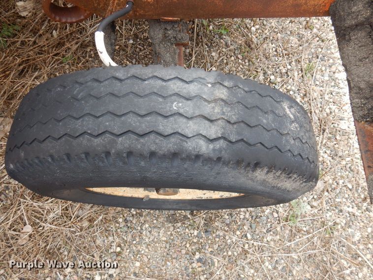 image for item DQ7327 1997 Broce RJ300  broom