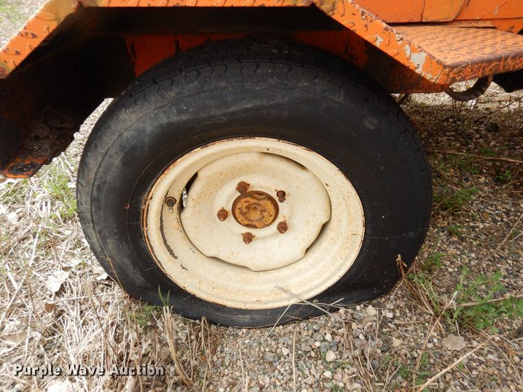 image for item DQ7327 1997 Broce RJ300  broom