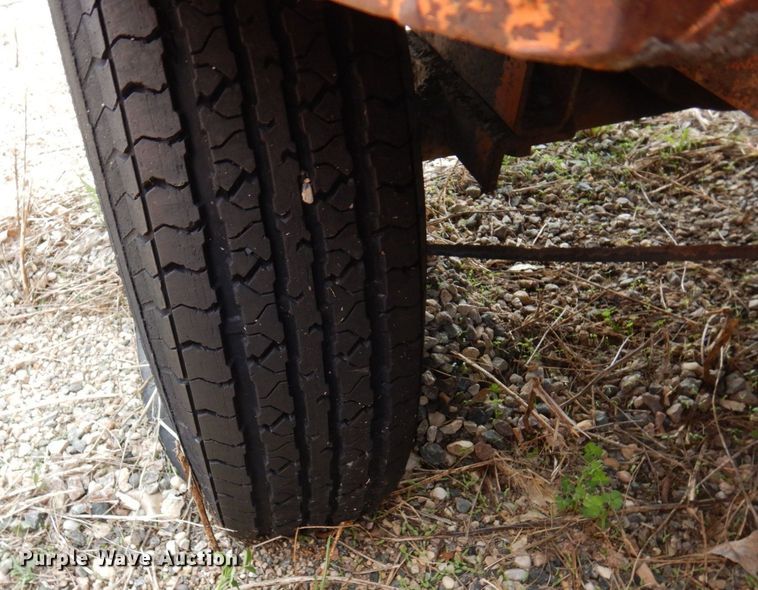 image for item DQ7327 1997 Broce RJ300  broom