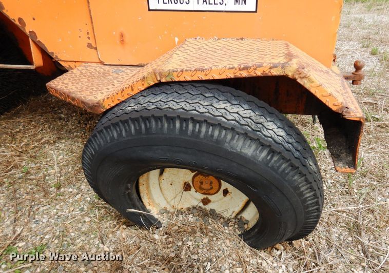 image for item DQ7327 1997 Broce RJ300  broom