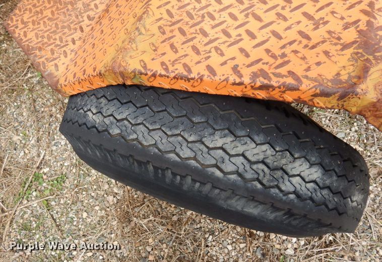 image for item DQ7327 1997 Broce RJ300  broom