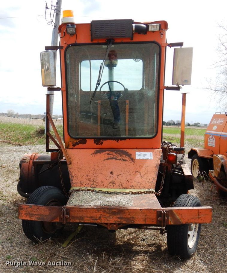 image for item DQ7328 1999 Broce RJ350  broom