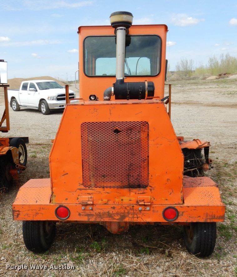 image for item DQ7328 1999 Broce RJ350  broom