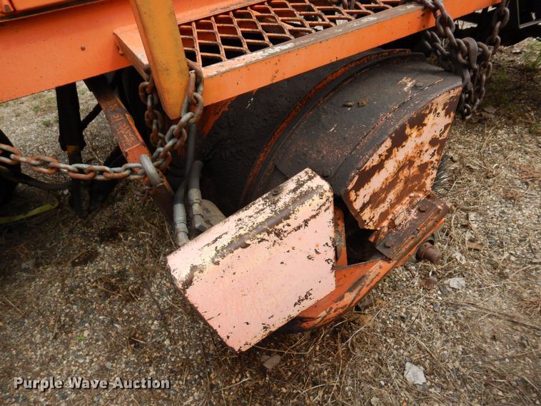 image for item DQ7328 1999 Broce RJ350  broom