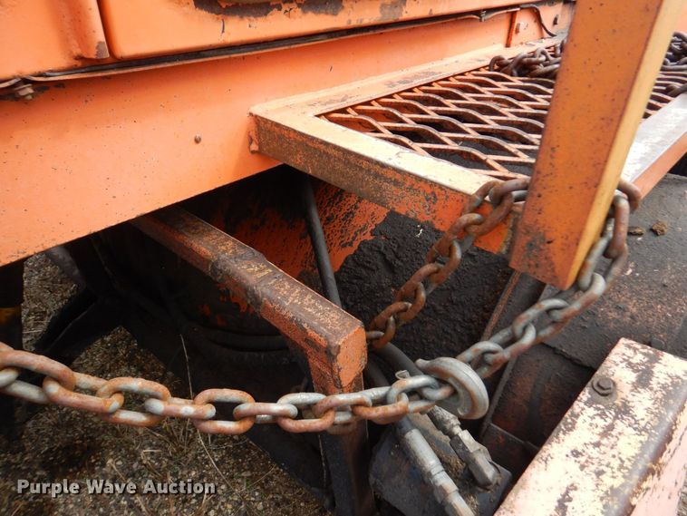 image for item DQ7328 1999 Broce RJ350  broom