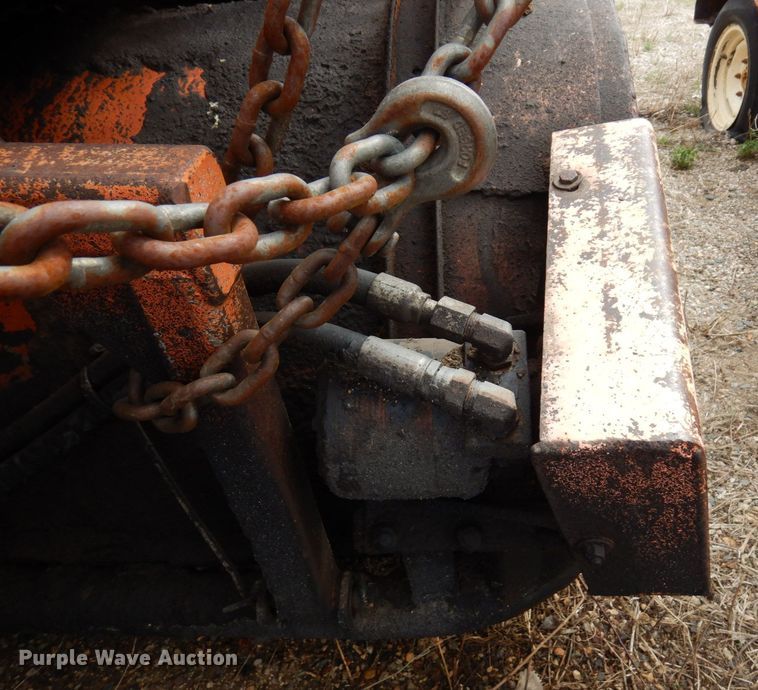 image for item DQ7328 1999 Broce RJ350  broom