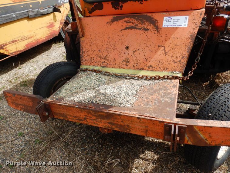 image for item DQ7328 1999 Broce RJ350  broom