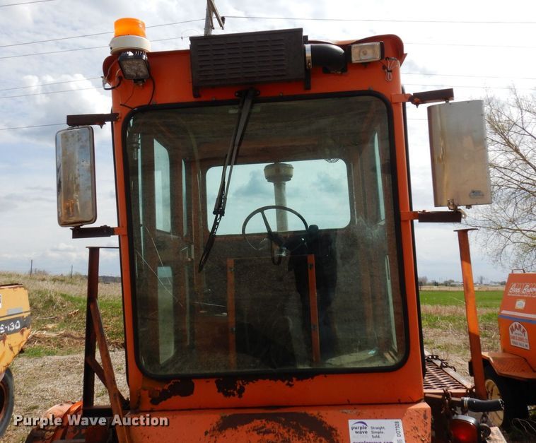 image for item DQ7328 1999 Broce RJ350  broom