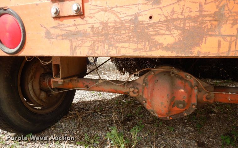 image for item DQ7328 1999 Broce RJ350  broom