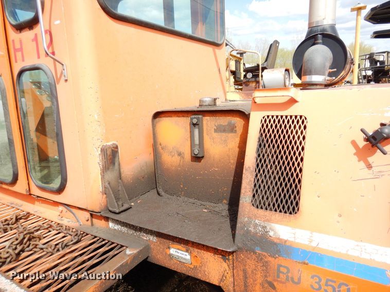 image for item DQ7328 1999 Broce RJ350  broom