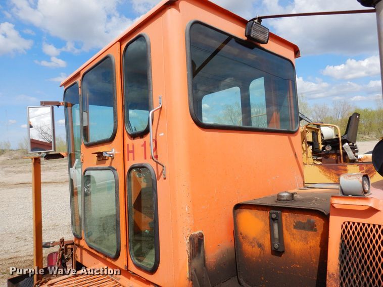 image for item DQ7328 1999 Broce RJ350  broom