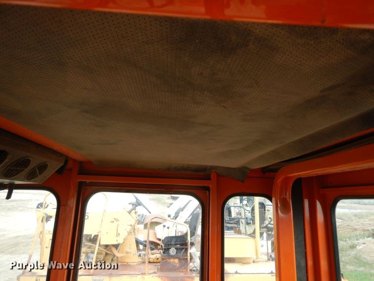 image for item DQ7328 1999 Broce RJ350  broom