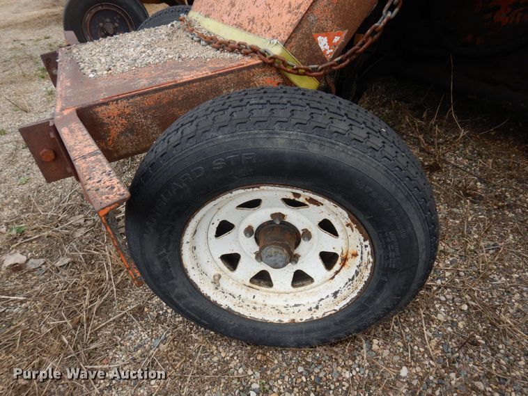 image for item DQ7328 1999 Broce RJ350  broom