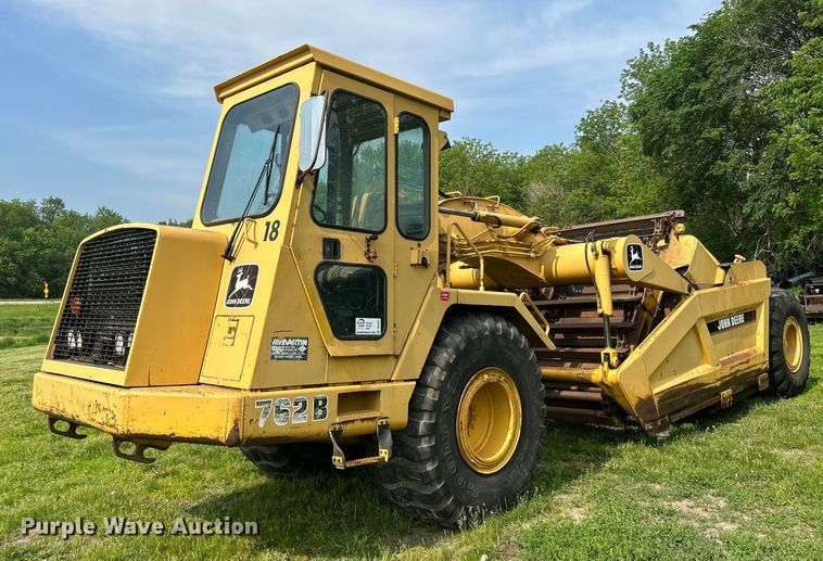 image for item DR4627 1995 John Deere 762B  elevating scraper