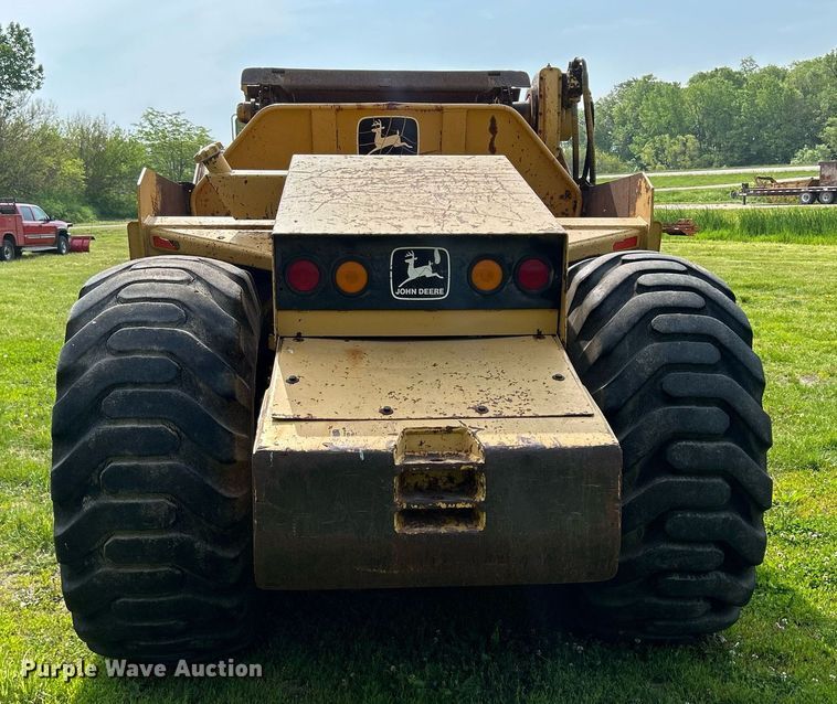 image for item DR4627 1995 John Deere 762B  elevating scraper