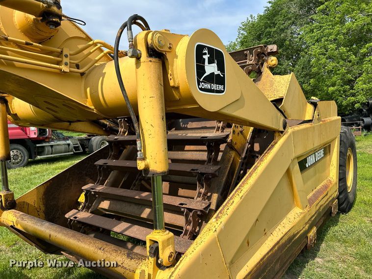 image for item DR4627 1995 John Deere 762B  elevating scraper