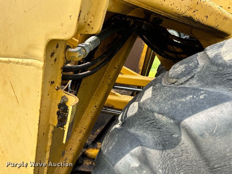 image for item DR4627 1995 John Deere 762B  elevating scraper