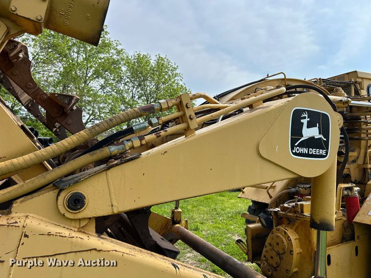 image for item DR4627 1995 John Deere 762B  elevating scraper