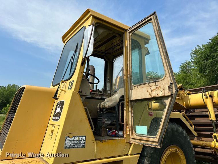 image for item DR4627 1995 John Deere 762B  elevating scraper